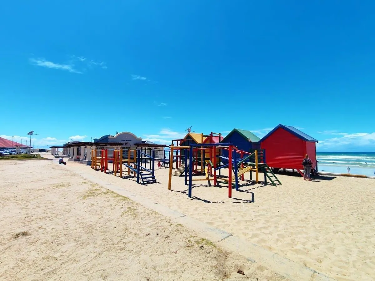 Beach Hut Empire Apartment Muizenberg Holiday home
